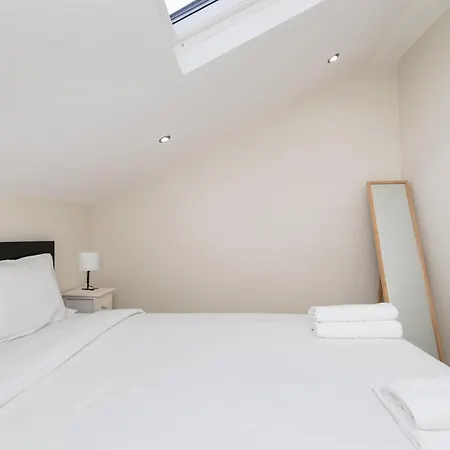Center- T1 For 4 , 2 Min From The Apartamento Sesimbra