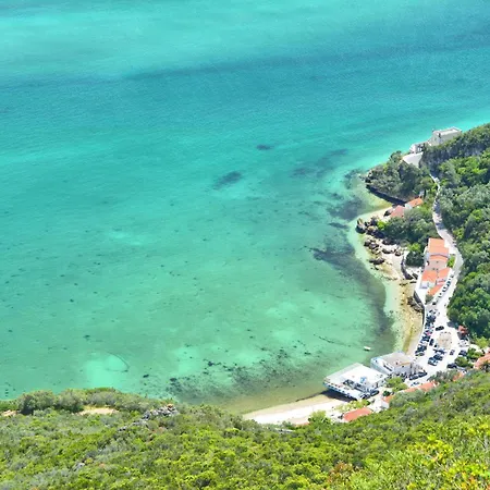 Center- T1 For 4 , 2 Min From The * Sesimbra